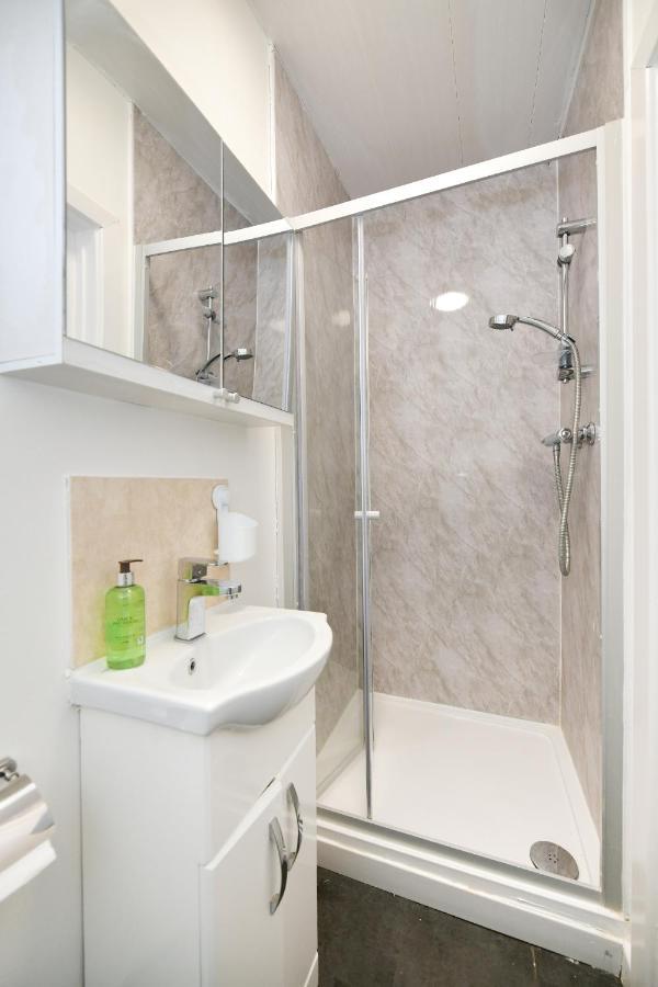Waylen Street Suites Reading Luaran gambar